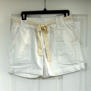 Monrow Belted White Twill Hiker Shorts with Pockets